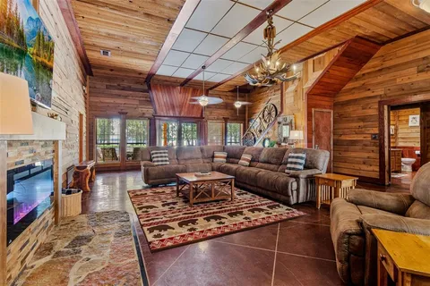 $699,900 | 7272 County Road 3516, Quinlan, TX 75474