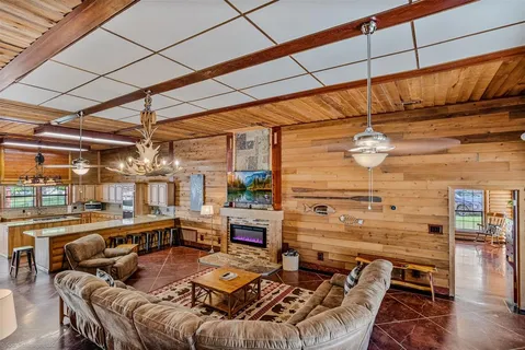 $699,900 | 7272 County Road 3516, Quinlan, TX 75474