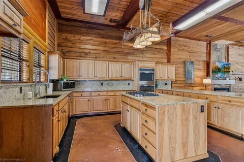 $699,900 | 7272 County Road 3516, Quinlan, TX 75474