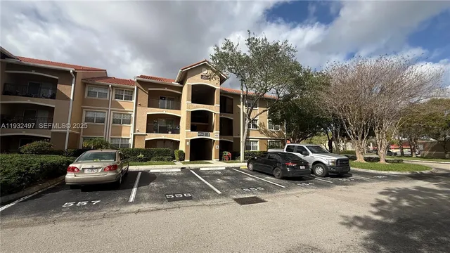 $2,000 | 220 Southwest 116th Avenue, Unit 15206, Pembroke Pines, FL 33025