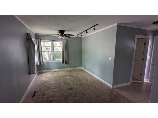 415 Parham Street Muscatine, IA 52761 - Photo 3 of 17