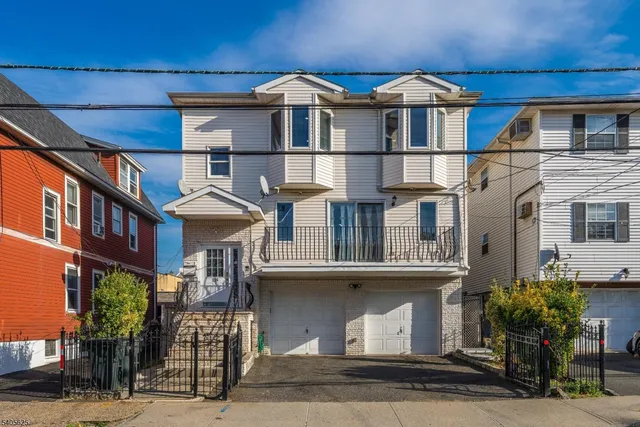 $2,600 | 118 Race Street, Unit 2, Elizabeth, NJ 07202