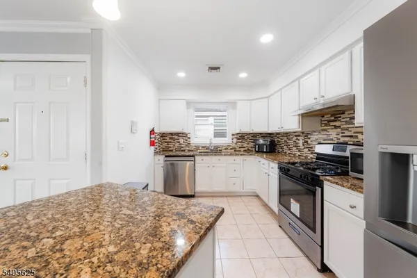 $2,600 | 118 Race Street, Unit 2, Elizabeth, NJ 07202