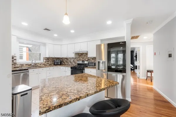 $2,600 | 118 Race Street, Unit 2, Elizabeth, NJ 07202