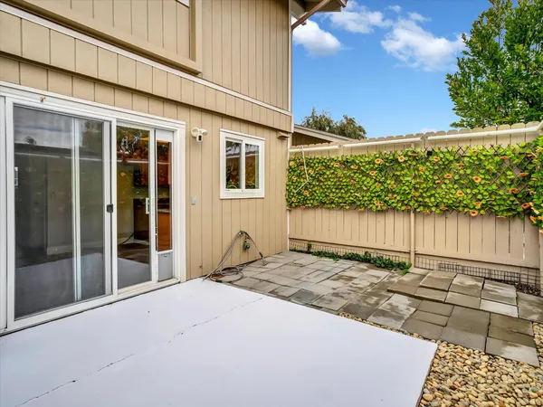 $284,900 | 1177 Norwegian Avenue, Unit 8, Modesto, CA 95350