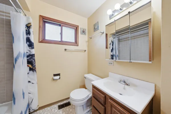 $235,000 | 12442 South Wood Street, Calumet Park, IL 60827