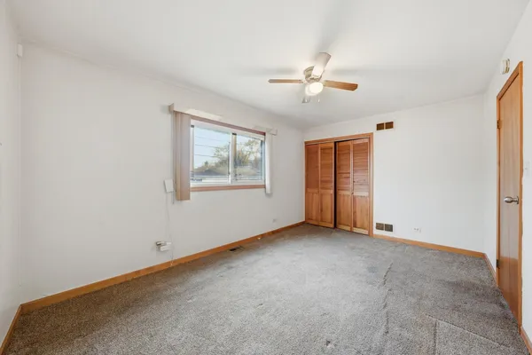 $235,000 | 12442 South Wood Street, Calumet Park, IL 60827
