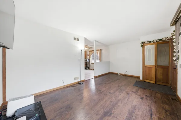 $235,000 | 12442 South Wood Street, Calumet Park, IL 60827