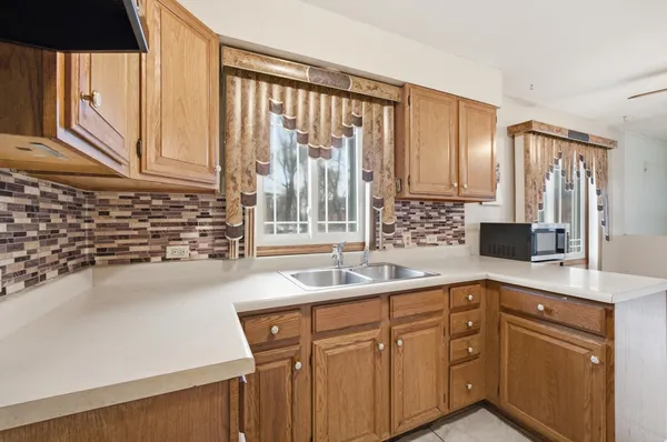 $235,000 | 12442 South Wood Street, Calumet Park, IL 60827