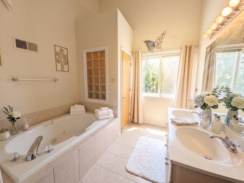 142 Algonquin Trail, Unit 142 Ashland, MA 01721 - Photo 8 of 20