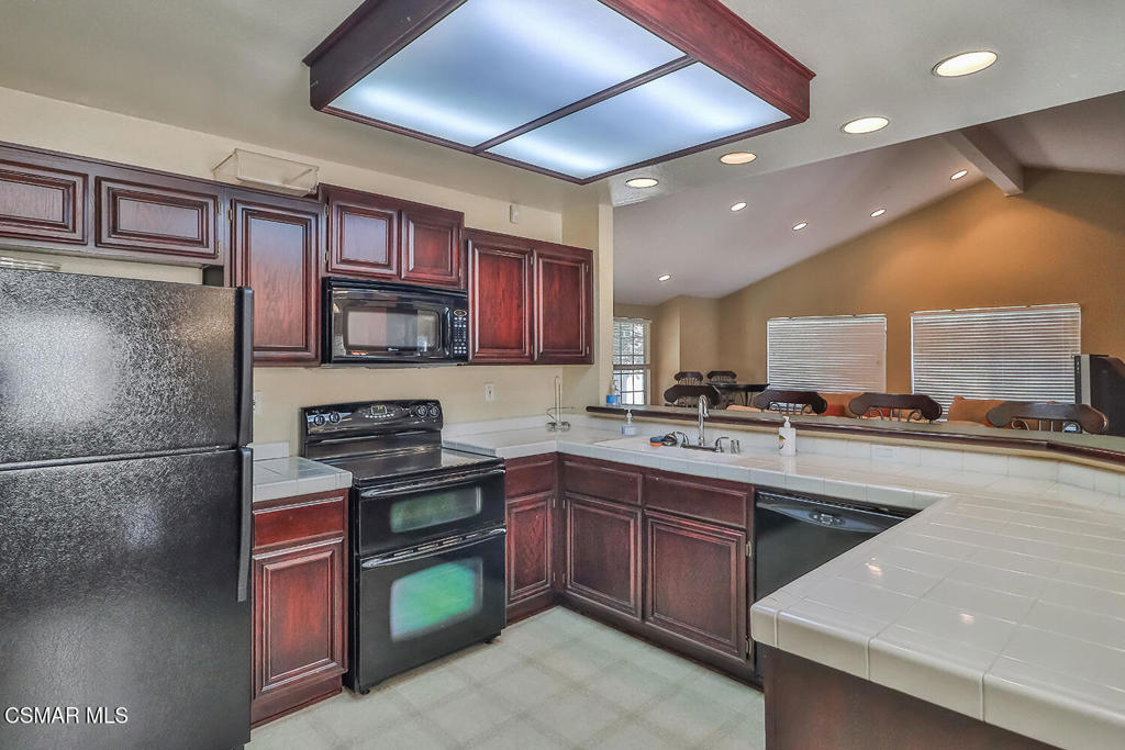 5837 Oak Bend Lane, Unit 302 Oak Park, CA 91377 - Photo 32 of 59