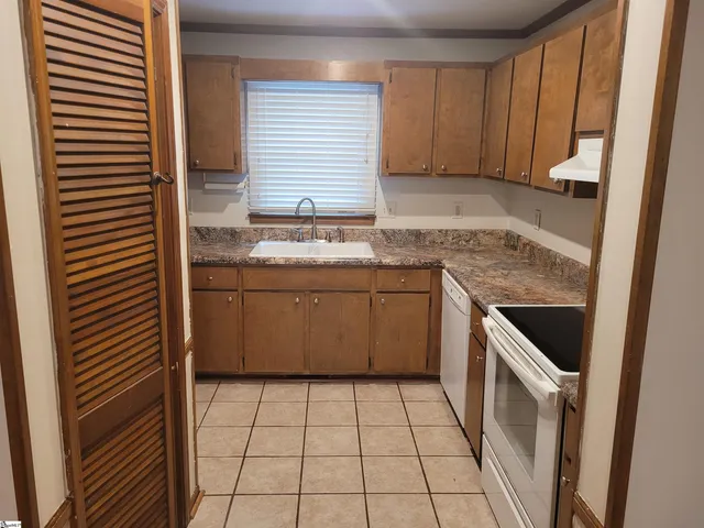 $1,500 | 99 Falcon Crest Drive, Unit 30, Greenville, SC 29607