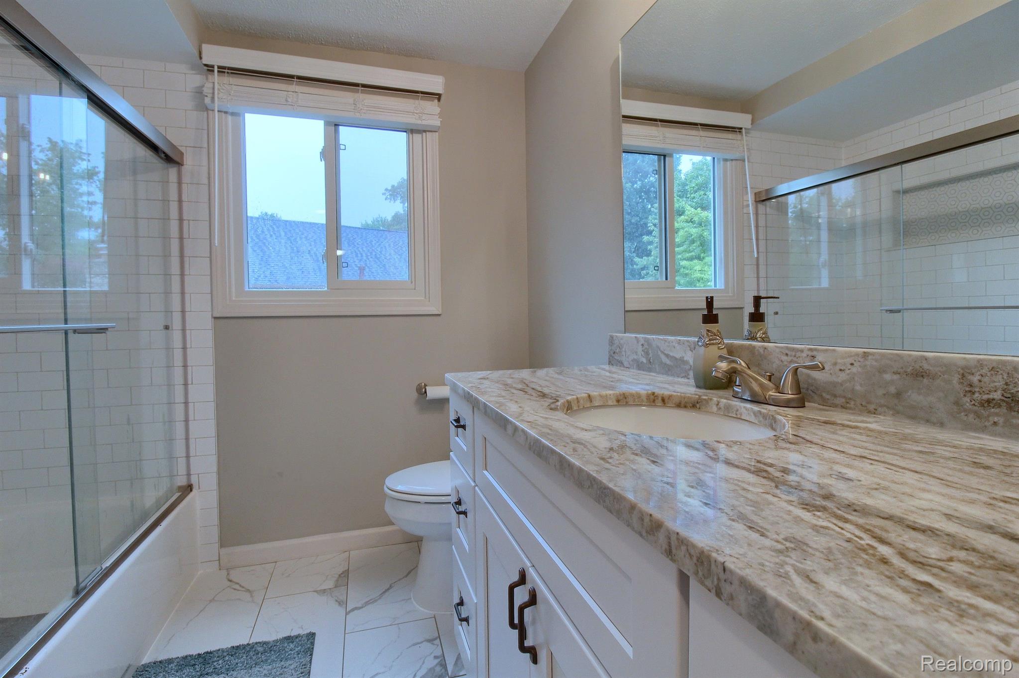 5365 Inverrary Lane Commerce Township, MI 48382 - Photo 29 of 37 Gallery Image 29