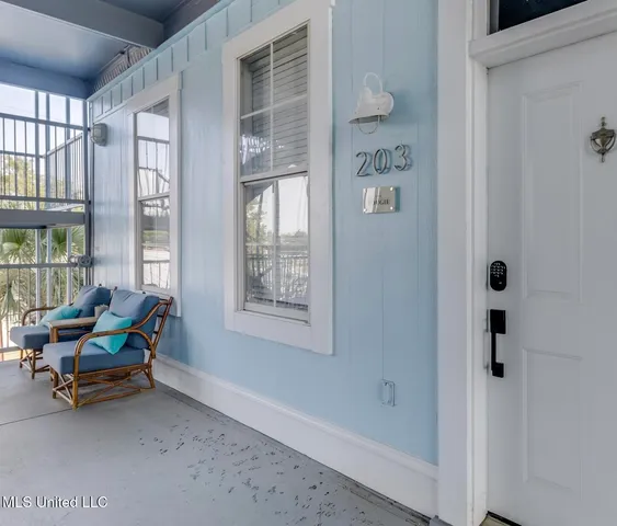 $2,000 | 699 Dunbar Avenue, Unit 203, Bay St. Louis, MS 39520