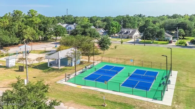 $2,000 | 699 Dunbar Avenue, Unit 203, Bay St. Louis, MS 39520