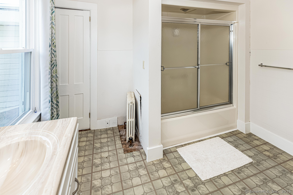 1572 Saybrook Road Haddam, CT 06438 - Photo 25 of 37