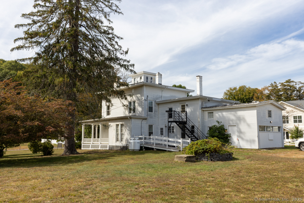 1572 Saybrook Road Haddam, CT 06438 - Photo 4 of 37