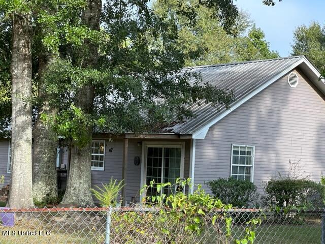 13753 John Lee Road Biloxi, MS 39532 - Photo 15 of 20 REAR SOUTH