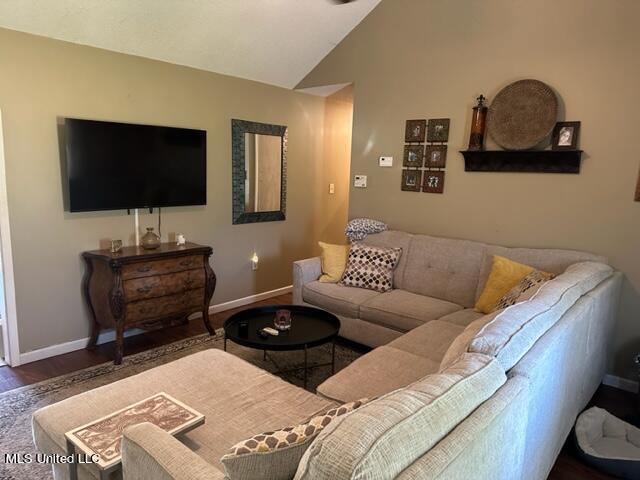 13753 John Lee Road Biloxi, MS 39532 - Photo 2 of 20 LIVING ROOM