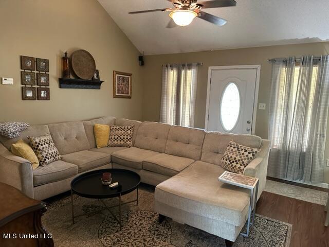 13753 John Lee Road Biloxi, MS 39532 - Photo 3 of 20 LIVING ROOM 1