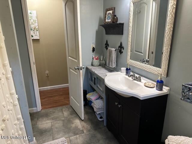 13753 John Lee Road Biloxi, MS 39532 - Photo 10 of 20 BATHROOM