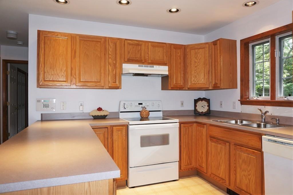 7 Cooper Road Sturbridge, MA 01566 - Photo 9 of 42