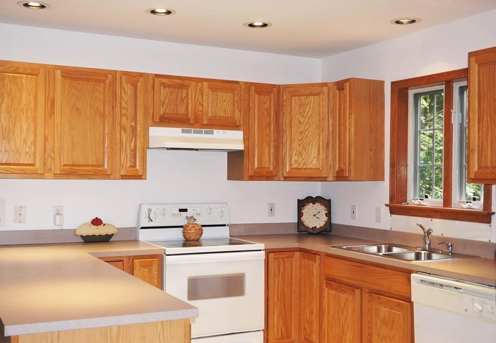 7 Cooper Road Sturbridge, MA 01566 - Photo 10 of 42