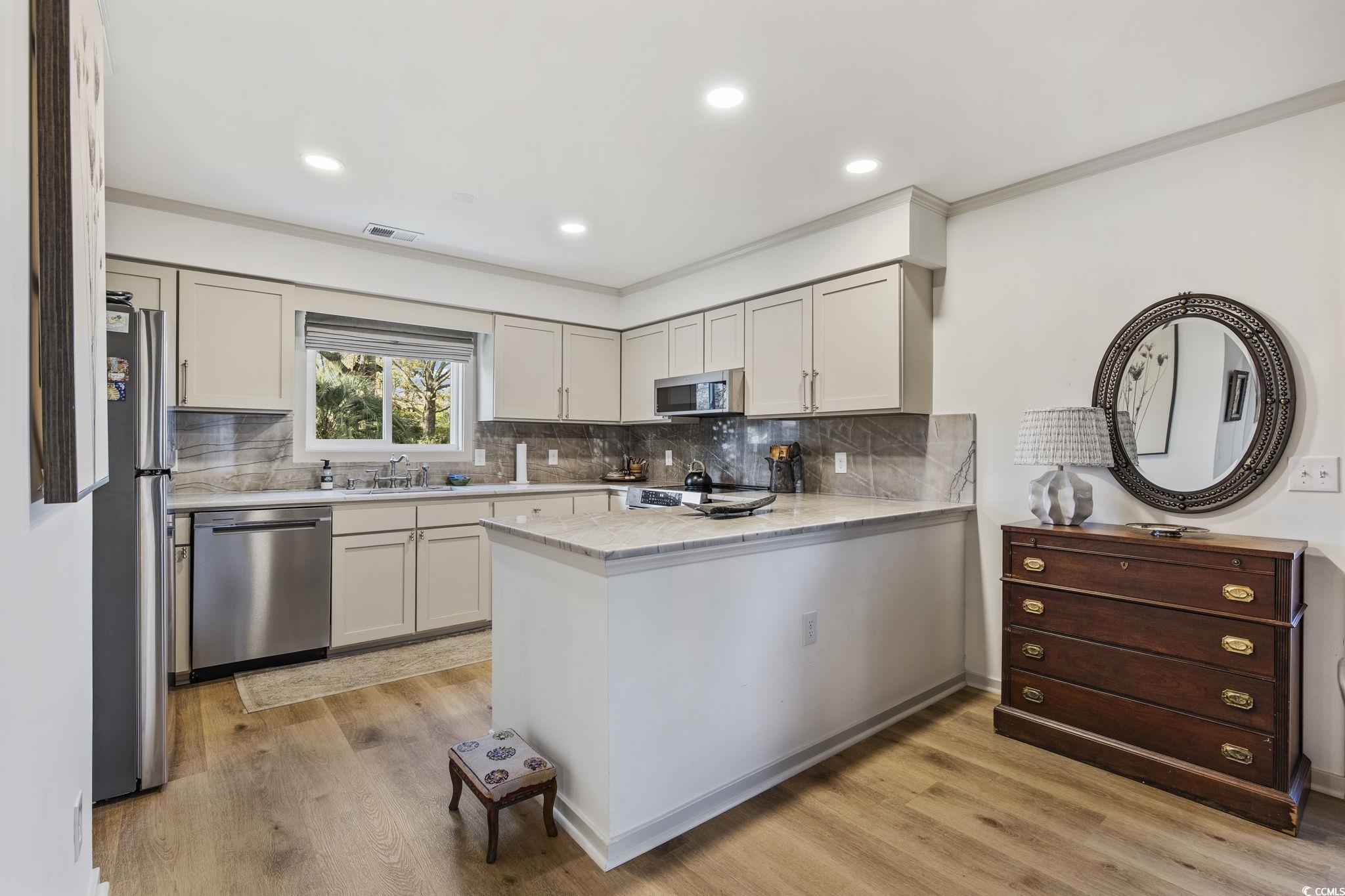 908 Prince William Court Murrells Inlet, SC 29576 - Photo 4 of 30