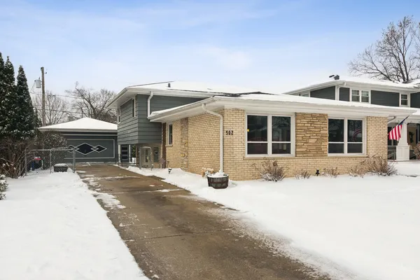 $525,000 | 502 North Elmhurst Avenue, Mount Prospect, IL 60056