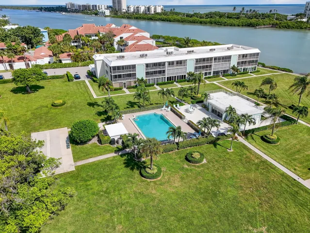 $598,000 | 100 Waterway Road, Unit A304, Tequesta, FL 33469