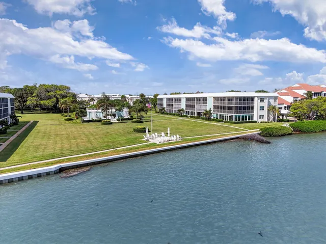 $598,000 | 100 Waterway Road, Unit A304, Tequesta, FL 33469