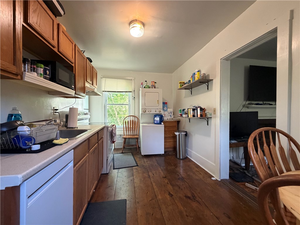 5 Warner Street, Unit 2 Newport, RI 02840 - Photo 2 of 14
