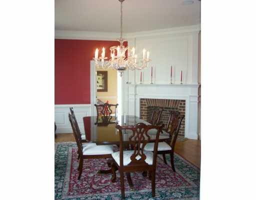 878 Camp Meeting Road Bell Acres, PA 15143 - Photo 4 of 8 Dining Room.