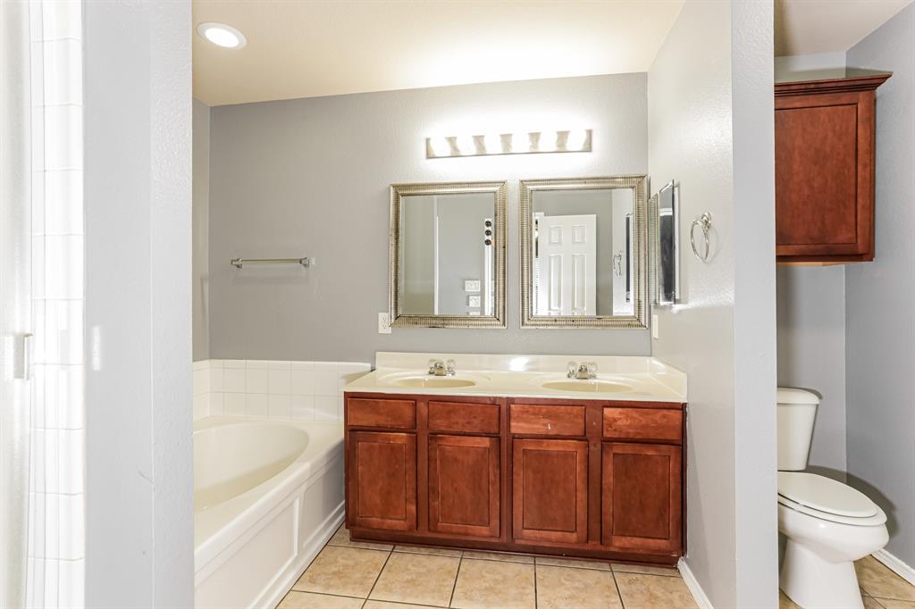 9233 Monument Court Fort Worth, TX 76244 - Photo 16 of 25