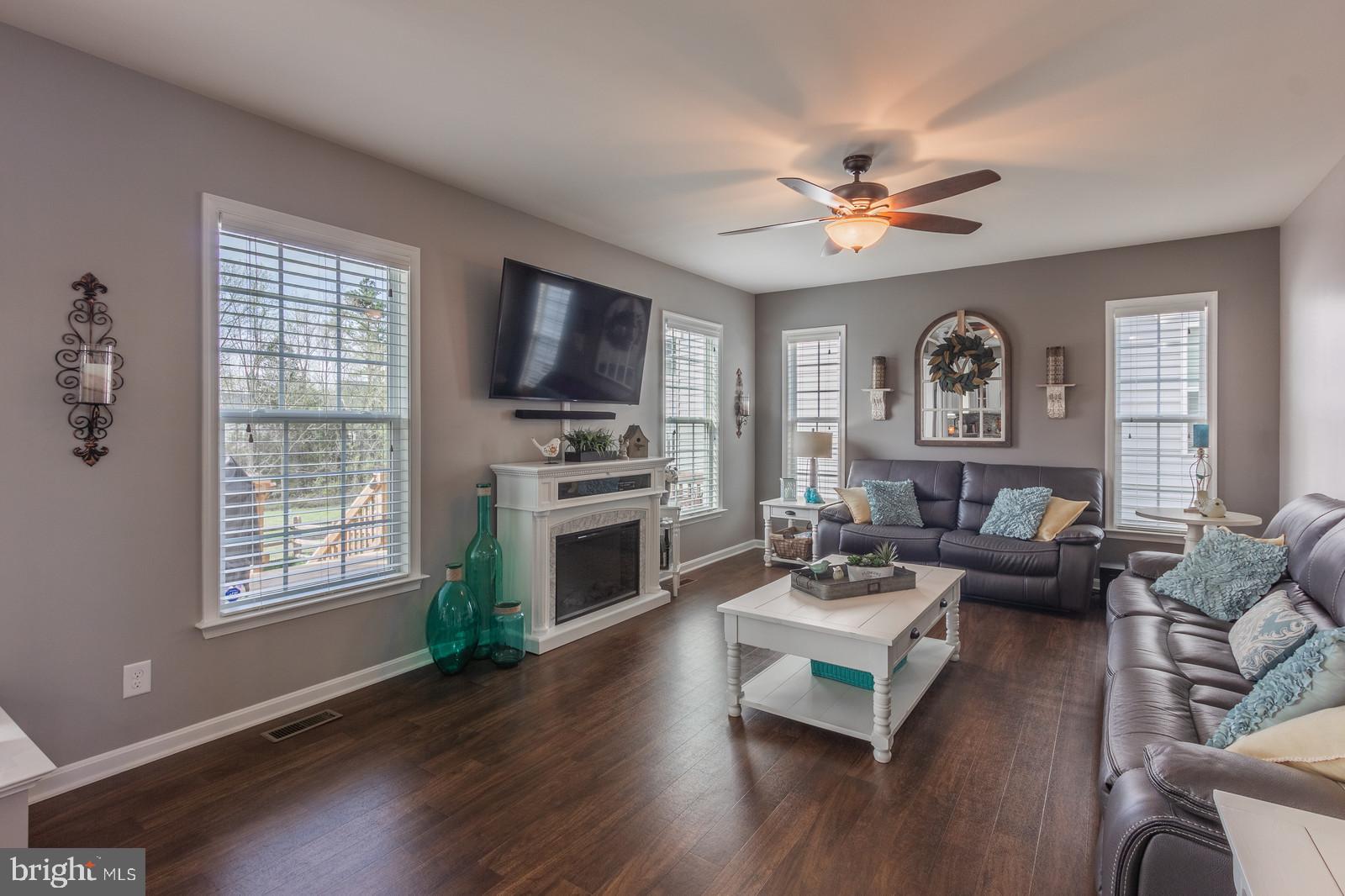 5282 Longbow Road King George, VA 22485 - Photo 16 of 48 Living Room