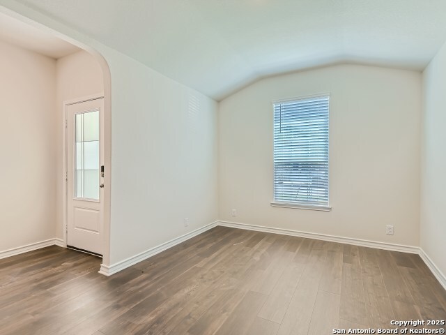 1725 Rocky Rise San Antonio, TX 78245 - Photo 9 of 32