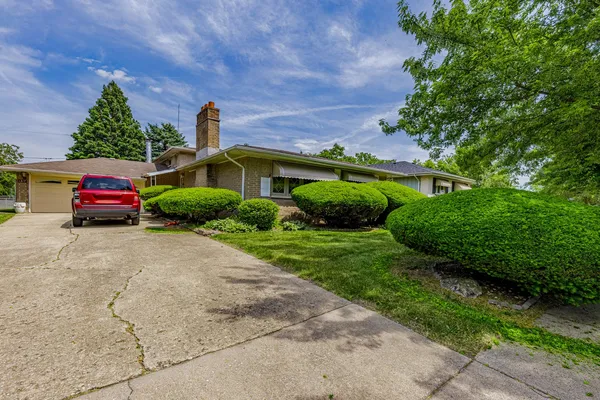 $2,200 | 1317 Seeley Avenue, Ford Heights, IL 60411