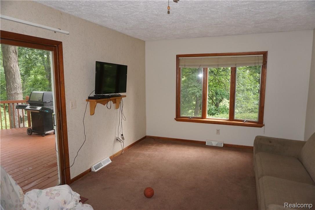 5338 King Road Howell, MI 48843 - Photo 18 of 33 DSC01023.JPG