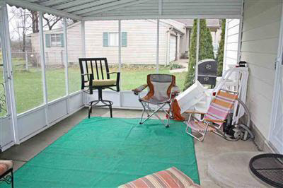 8482 North Seymour Road Flushing, MI 48433 - Photo 3 of 12 20187519-2.JPG