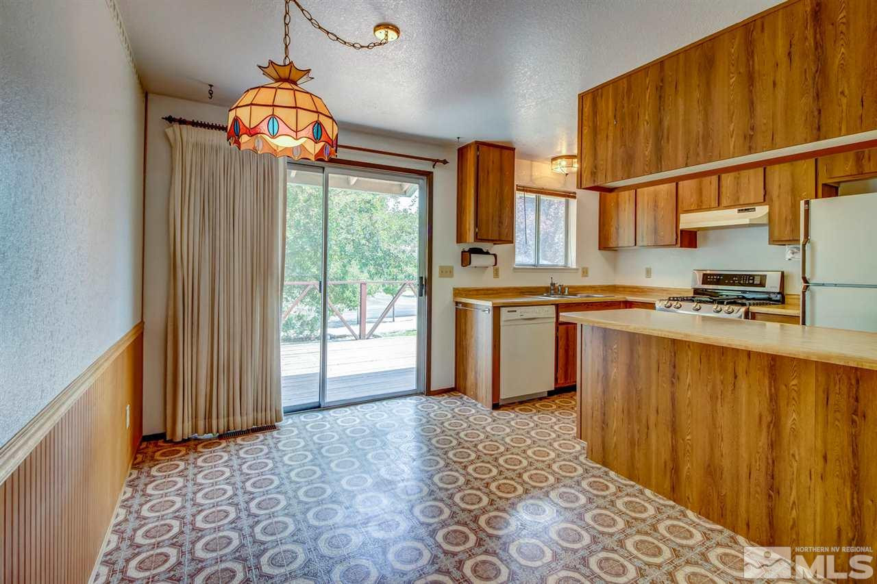 8592 Moth Circle Reno, NV 89506 - Photo 6 of 25 Photo 6