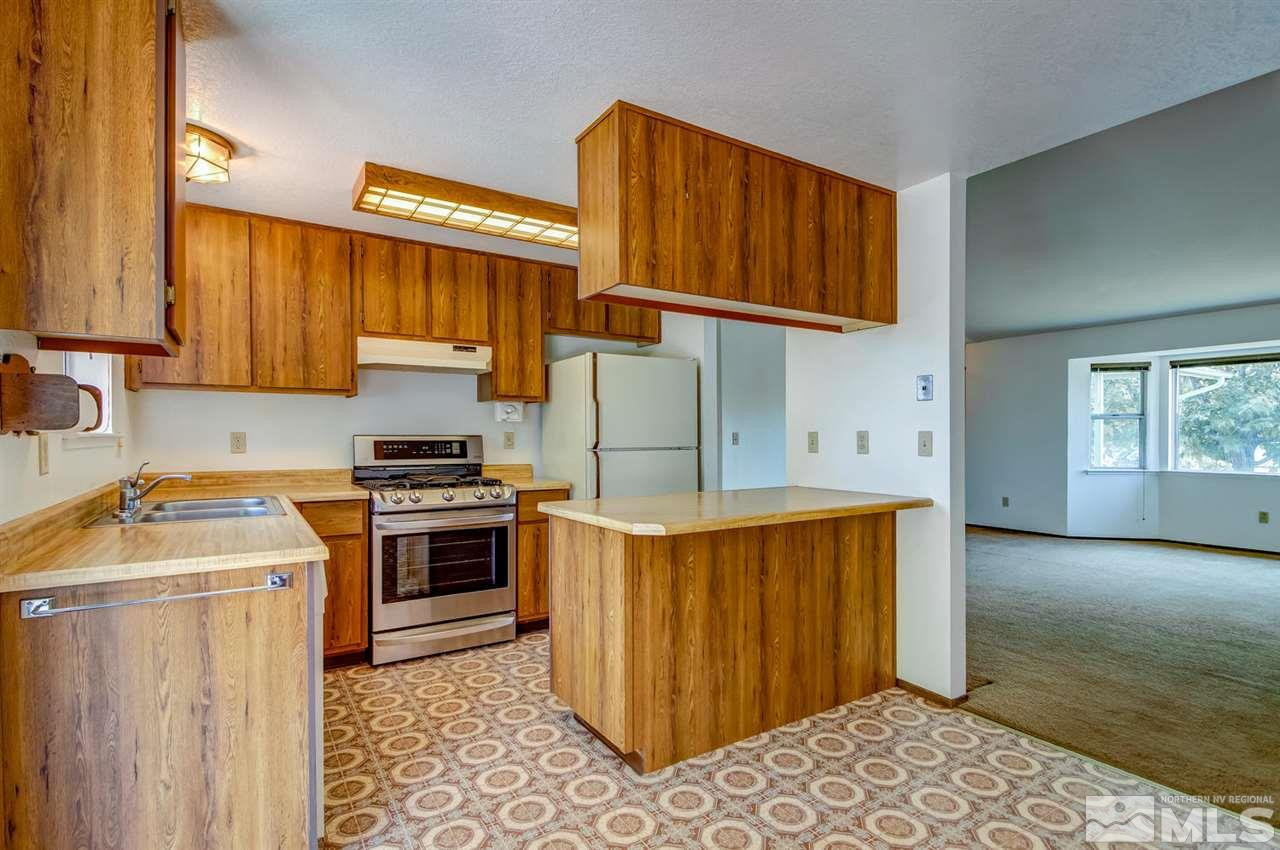8592 Moth Circle Reno, NV 89506 - Photo 8 of 25 Photo 8