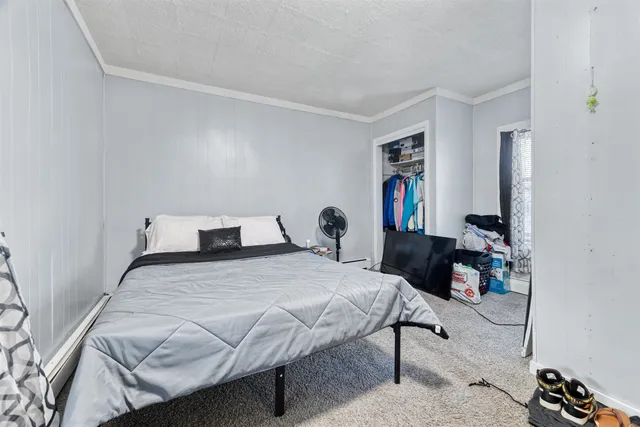 $2,400 | 429 Cartier Street, Manchester, NH 03102