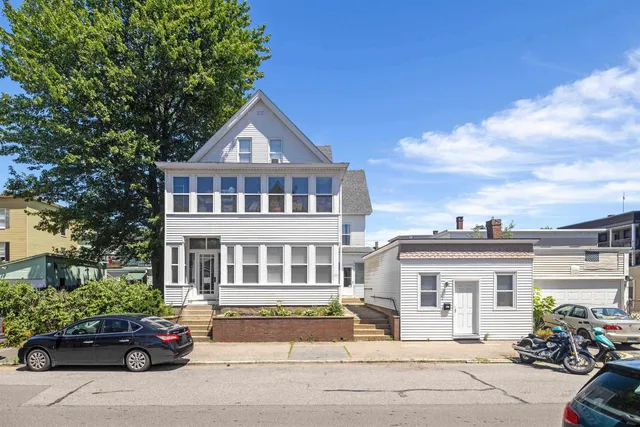 $2,400 | 429 Cartier Street, Manchester, NH 03102