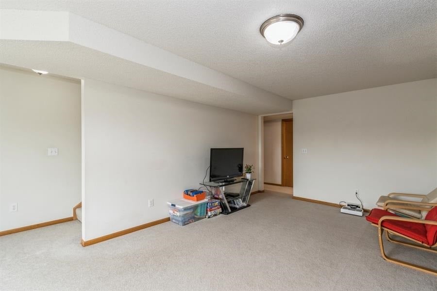 1601 Ranier Drive Iowa City, IA 52246 - Photo 15 of 25 Gallery Image 15