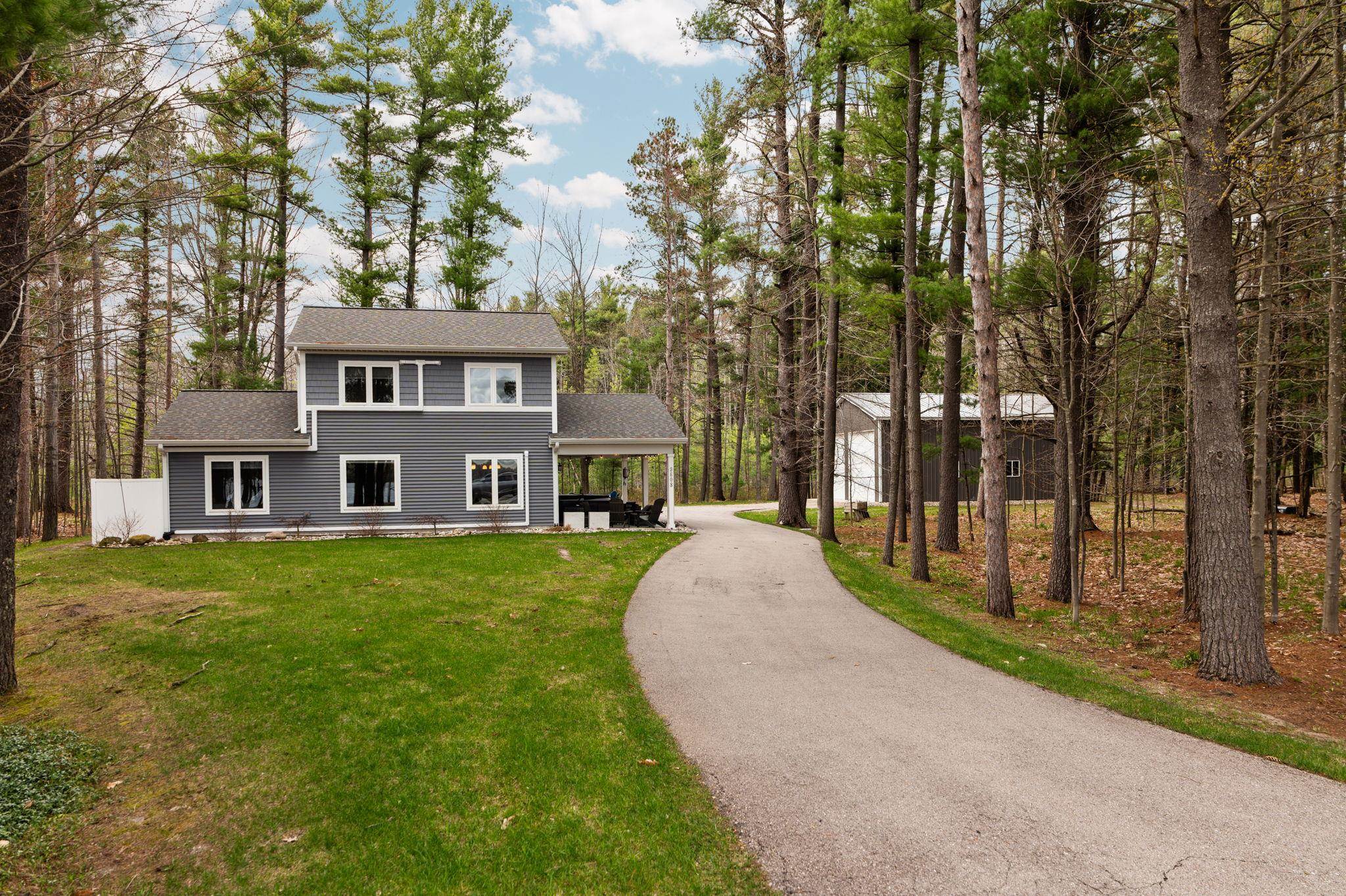 9608 North Long Lake Road Traverse City, MI 49685 - Photo 3 of 36