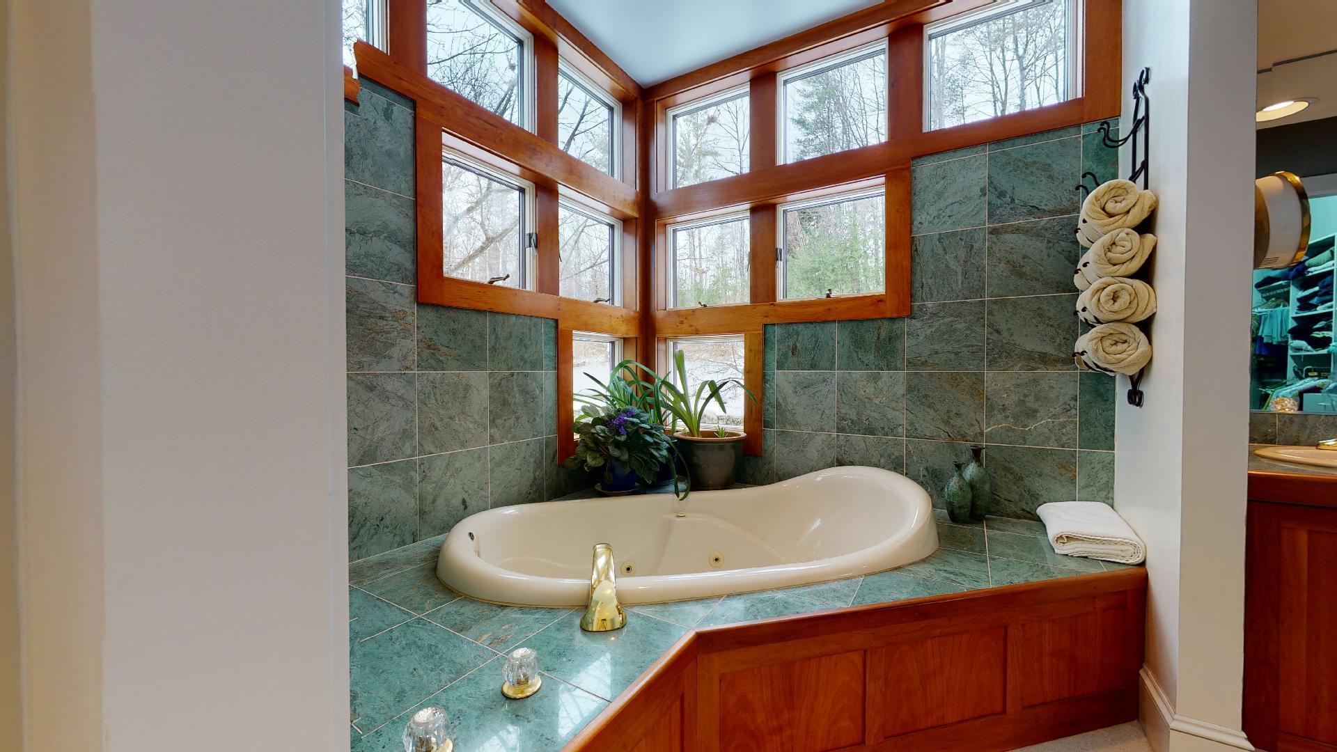 255 Dunn Road Norway, ME 04268 - Photo 21 of 46 Master tub