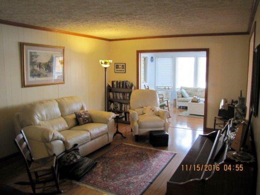 1099 Highland Lake Road Union Hall, VA 24176 - Photo 22 of 48 21 Living Room-1000