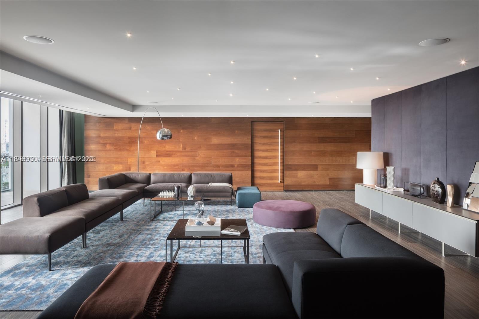 88 Southwest 7th Street, Unit 2104 Miami, FL 33130 - Photo 33 of 43 Social room