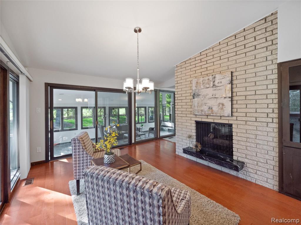 1125 Eton Cross Road Bloomfield Hills, MI 48304 - Photo 11 of 34