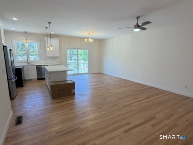 90 Applegate, Unit 190 Southington, CT 06489 - Photo 3 of 11